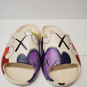 Sesame street slippers Size (38-39) wide